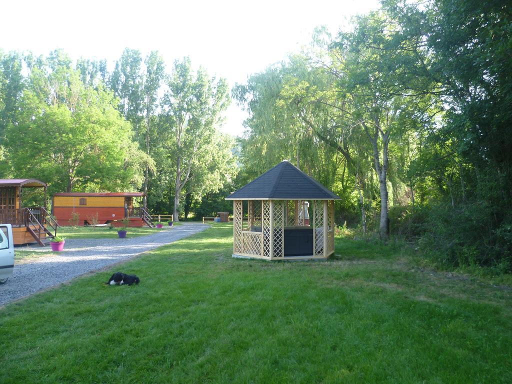 Comme Sur Des Roulottes Ferienpark Saint-Nectaire